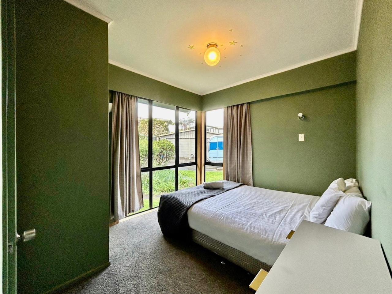 Premium Lake View Home Rotorua Ngoại thất bức ảnh