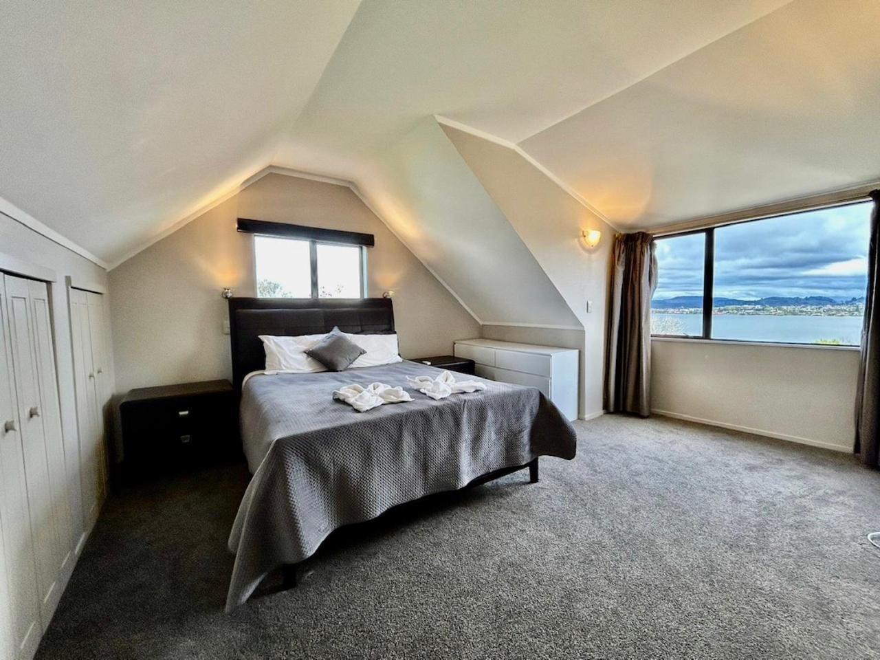 Premium Lake View Home Rotorua Ngoại thất bức ảnh